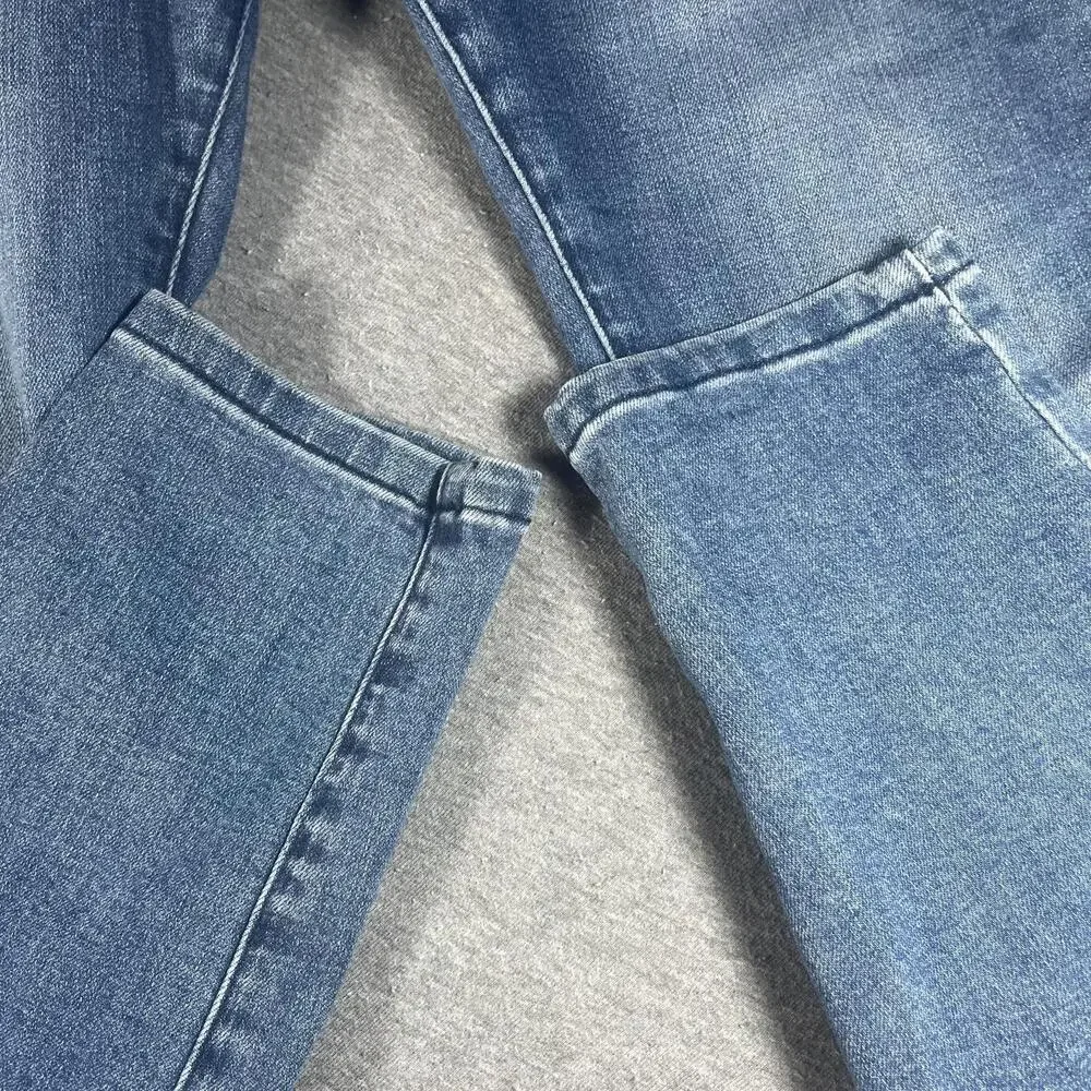 Ivanka Trump Light Blue Denim Woman’s Size 8 skinny elastic waist casual jesns - Picture 6 of 8